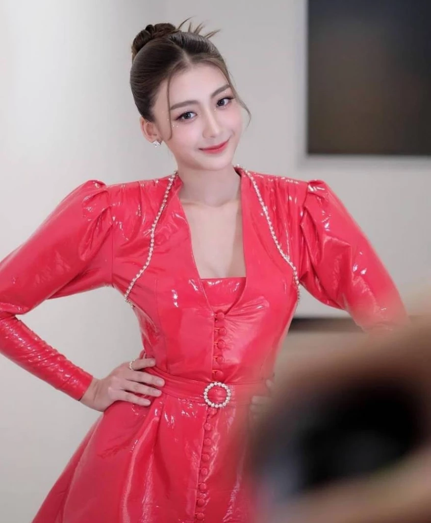 เพิร์ธ วีริณฐ์ศรา ตั้งกิจสุวานิช