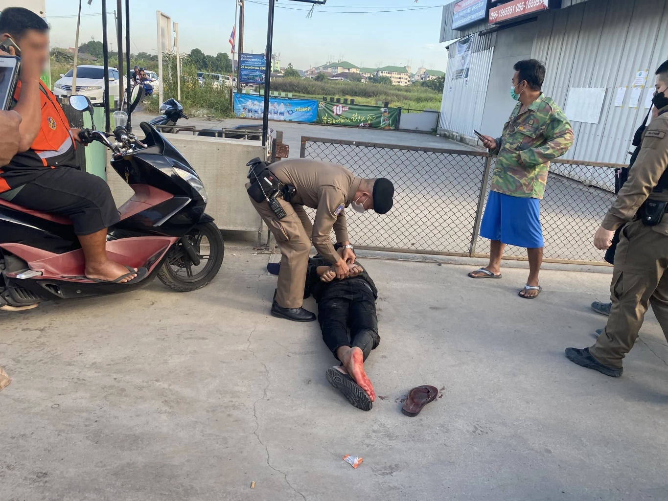 รวบมือเผาตลาดเรือบิน