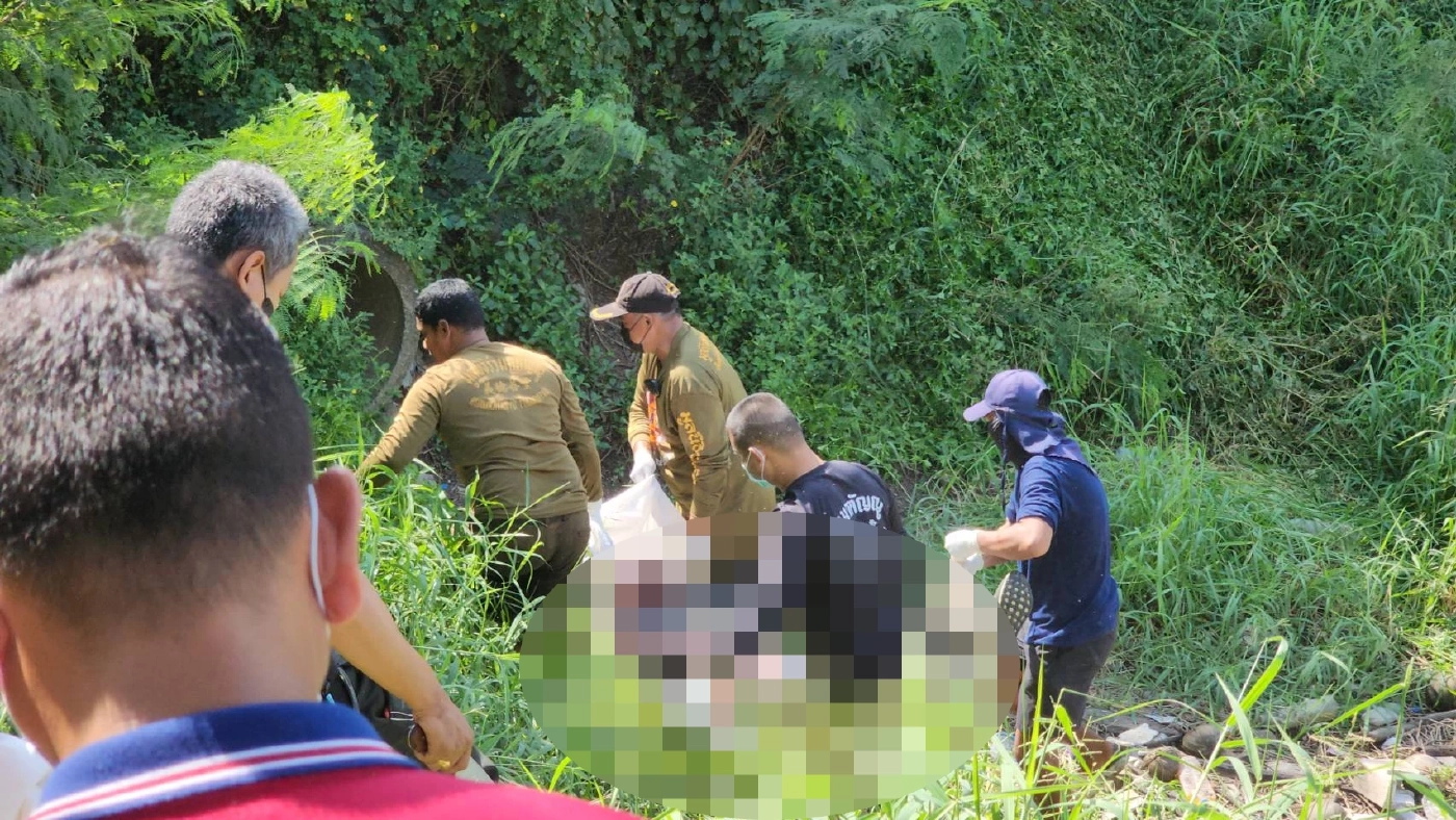 พบศพชายปริศนา โผล่ลอยบึงข้างเรือนจำคลองเปรม ไร้เบาะแสตัวตน - ปมก่อเหตุ