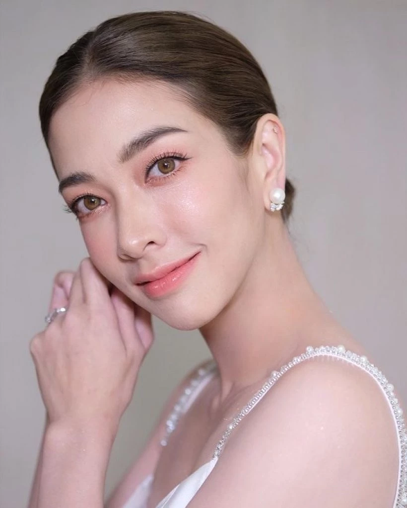 แป้ง อรจิรา  ควงสามี  ไลโอเนล ลี  ฉลองวิวาห์หวานริมทะเล คนบันเทิงร่วมยินดี