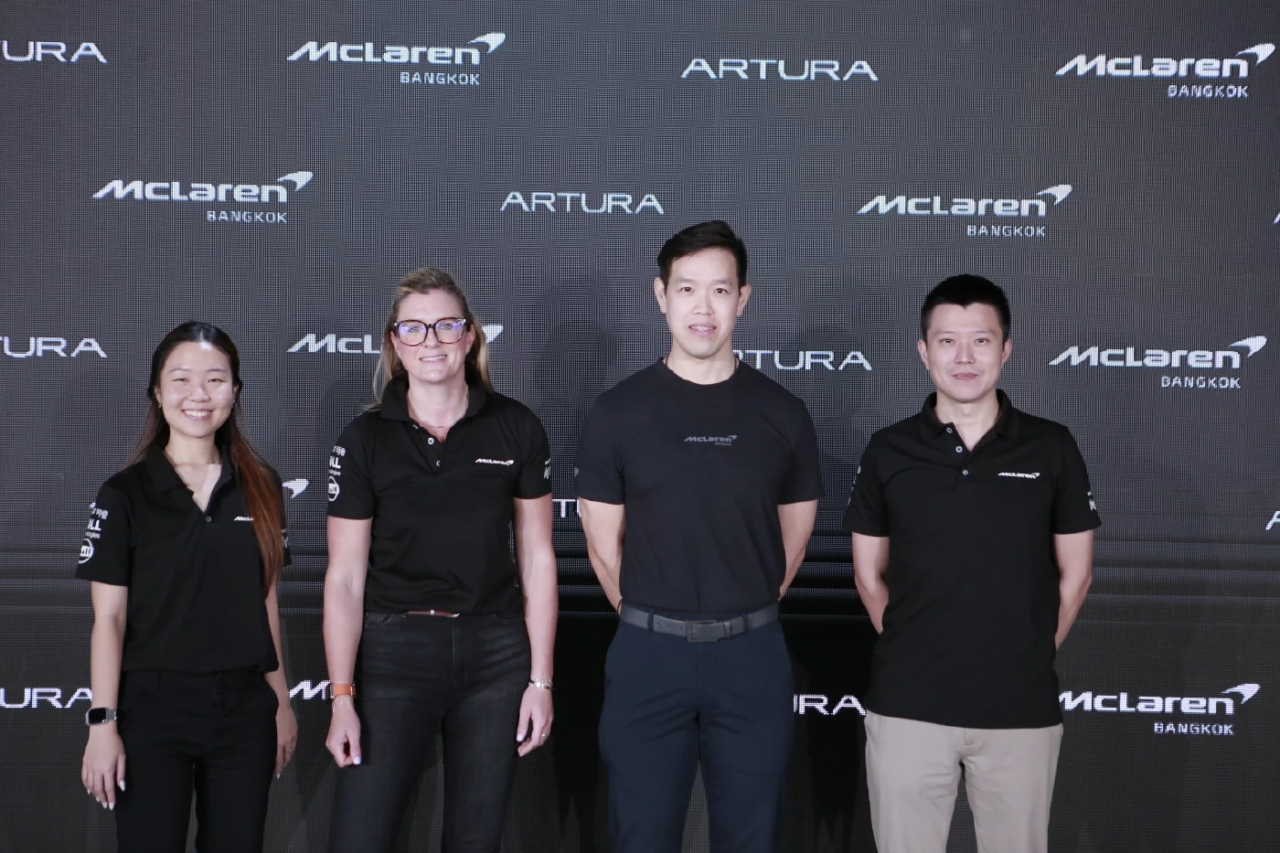 สัมผัสสมรรถนะแบบเอ็กซ์คลูซีฟ  McLaren Artura Plug-In Hybrid