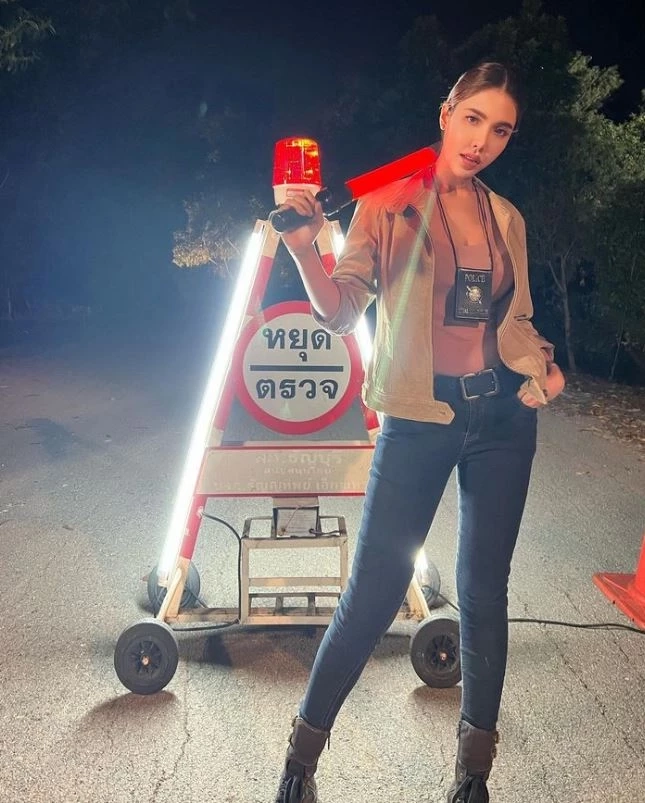 แอล กมลวรรณ สุทินเผือก