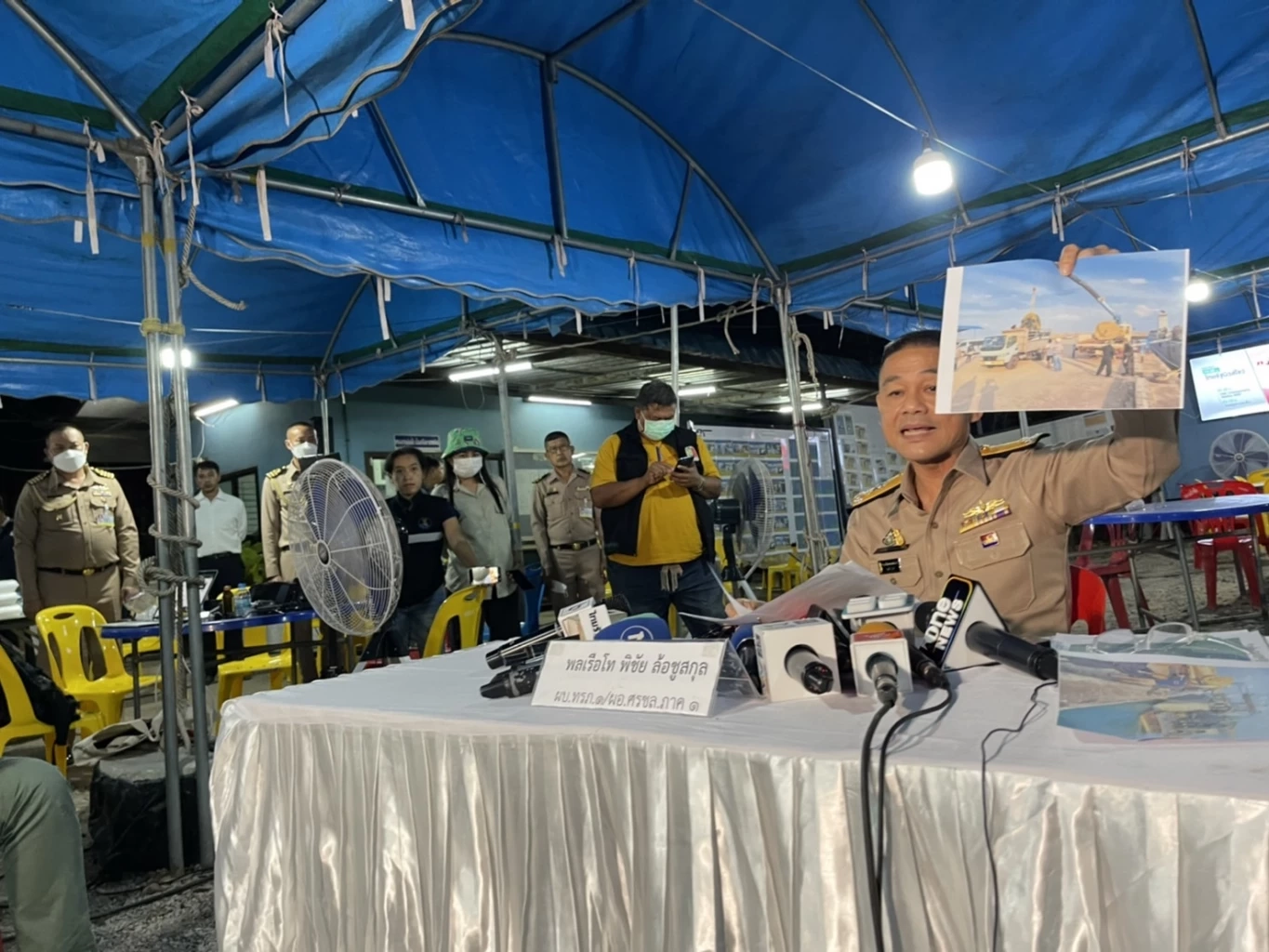 ผบ.ทรภ.1 เผย อวนประมงลากคู่ยังเป็นอุปสรรคค้นหาใต้น้ำ-เร่งตัดเปิดทางสำรวจ