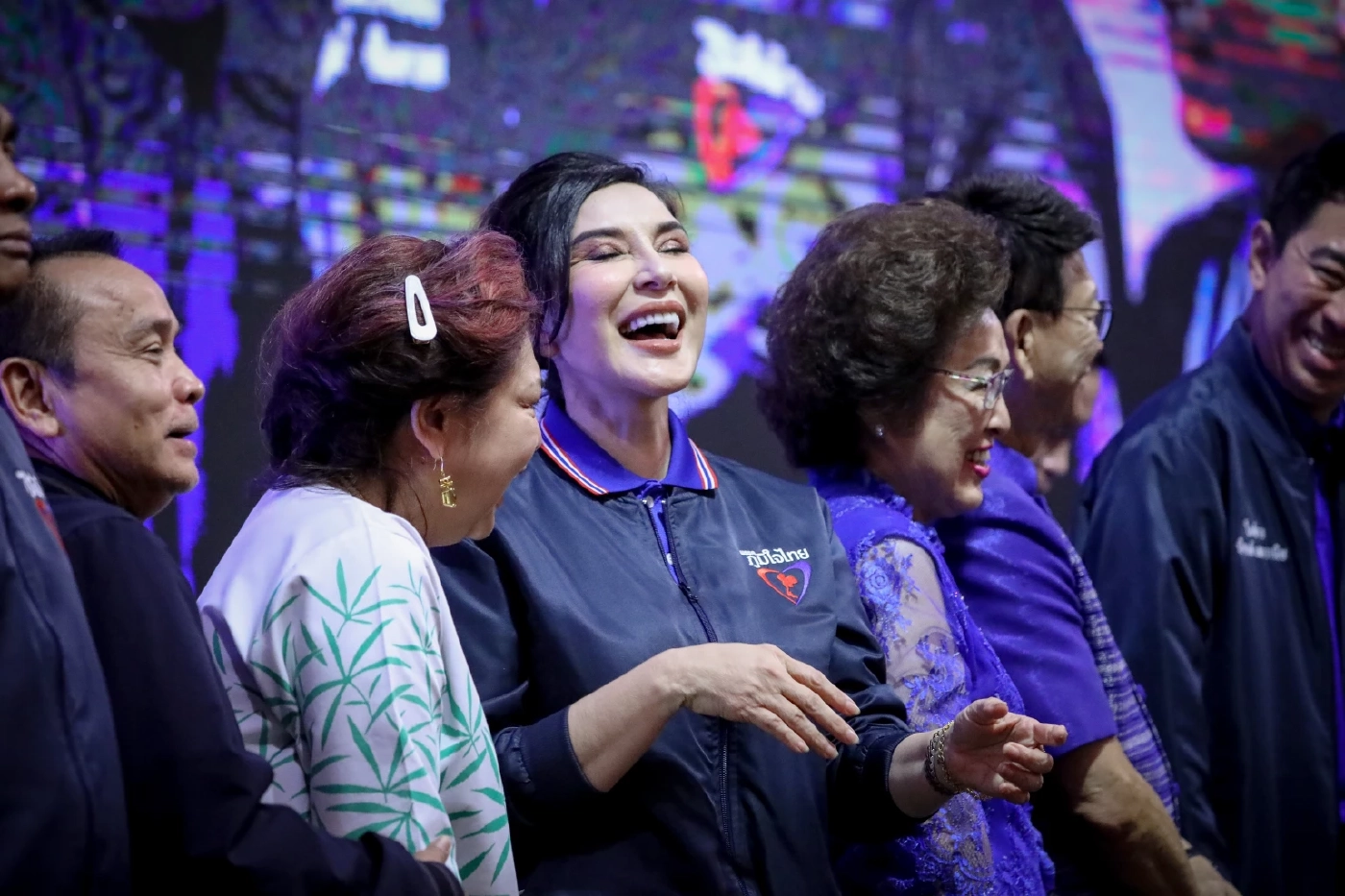 "เสี่ยหนู" ยกทัพภูมิใจไทย เปิดตัว 3 ผู้สมัคร ชูนโยบายเบอร์ 1 โลก