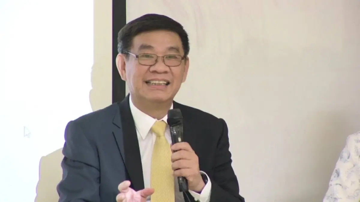 สมช้ย ศรีสุทธิยากร  อดีตกกต.และสมาชิกพรรคเสรีรวมไทย 
