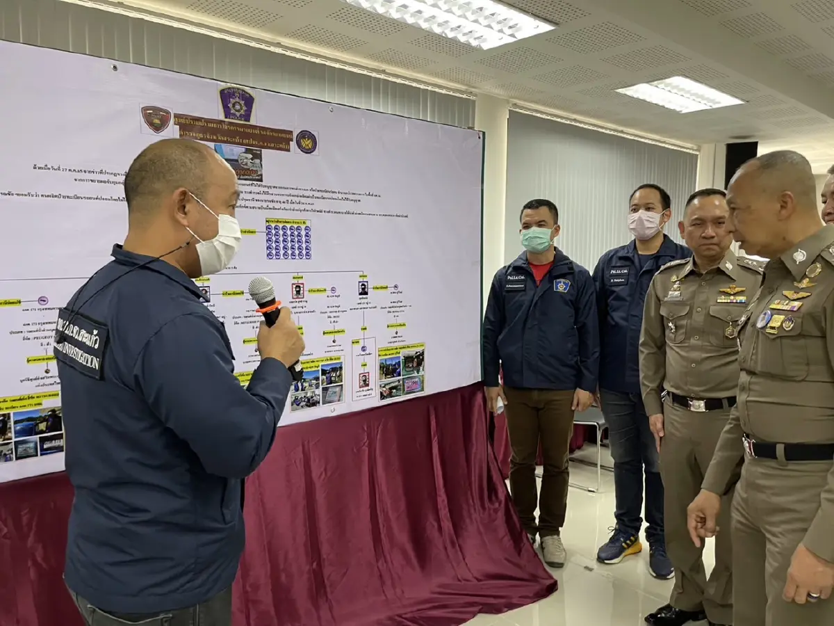 ตร.ภ.2 ลุยจับรถผิด กม. ใช้ป้ายภาษีปลอม "รองต่อศักดิ์" เตือนห้ามใช้เด็ดขาด