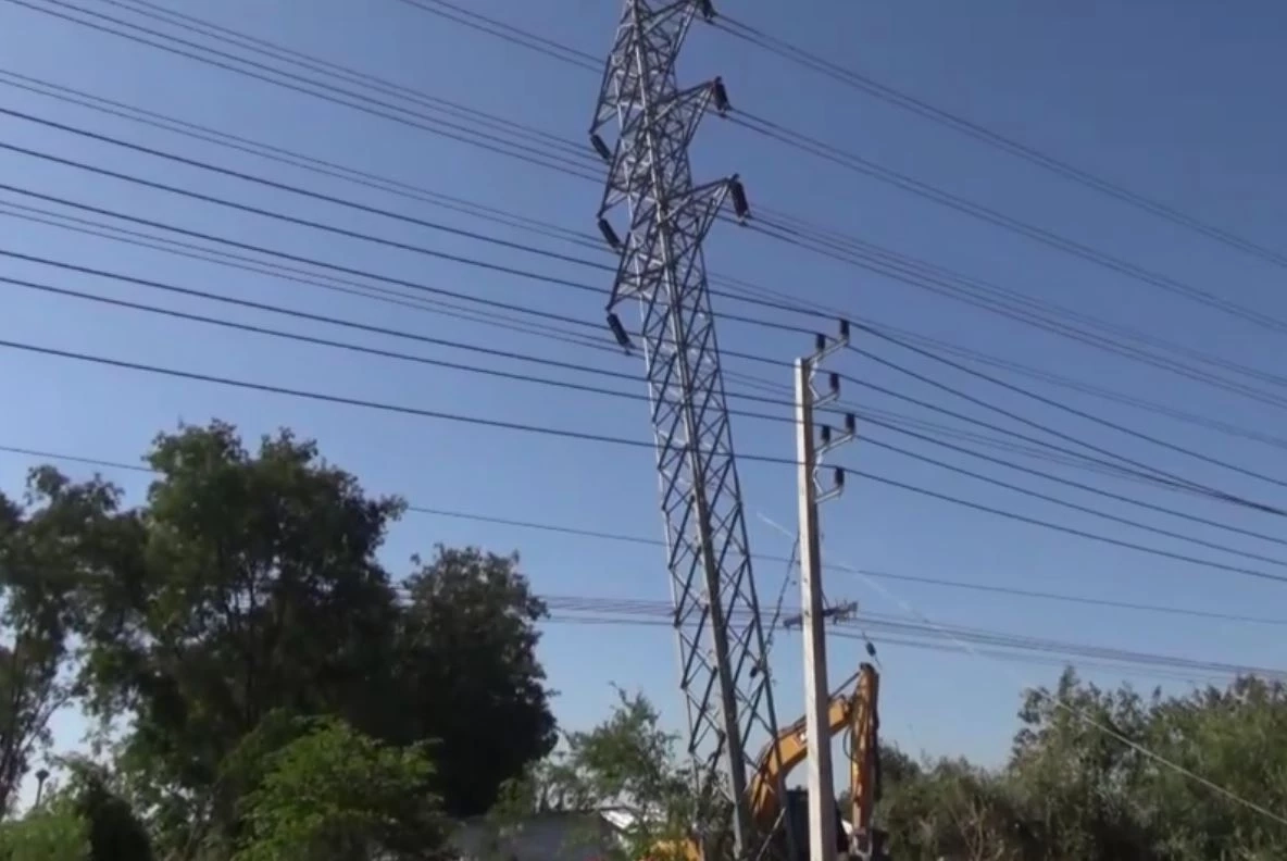 หวาดเสียว! โจรขโมยน็อตเสาไฟฟ้าแรงสูง 20 ต้น จนท.เร่งแก้ไข หวั่นกระทบวงกว้าง