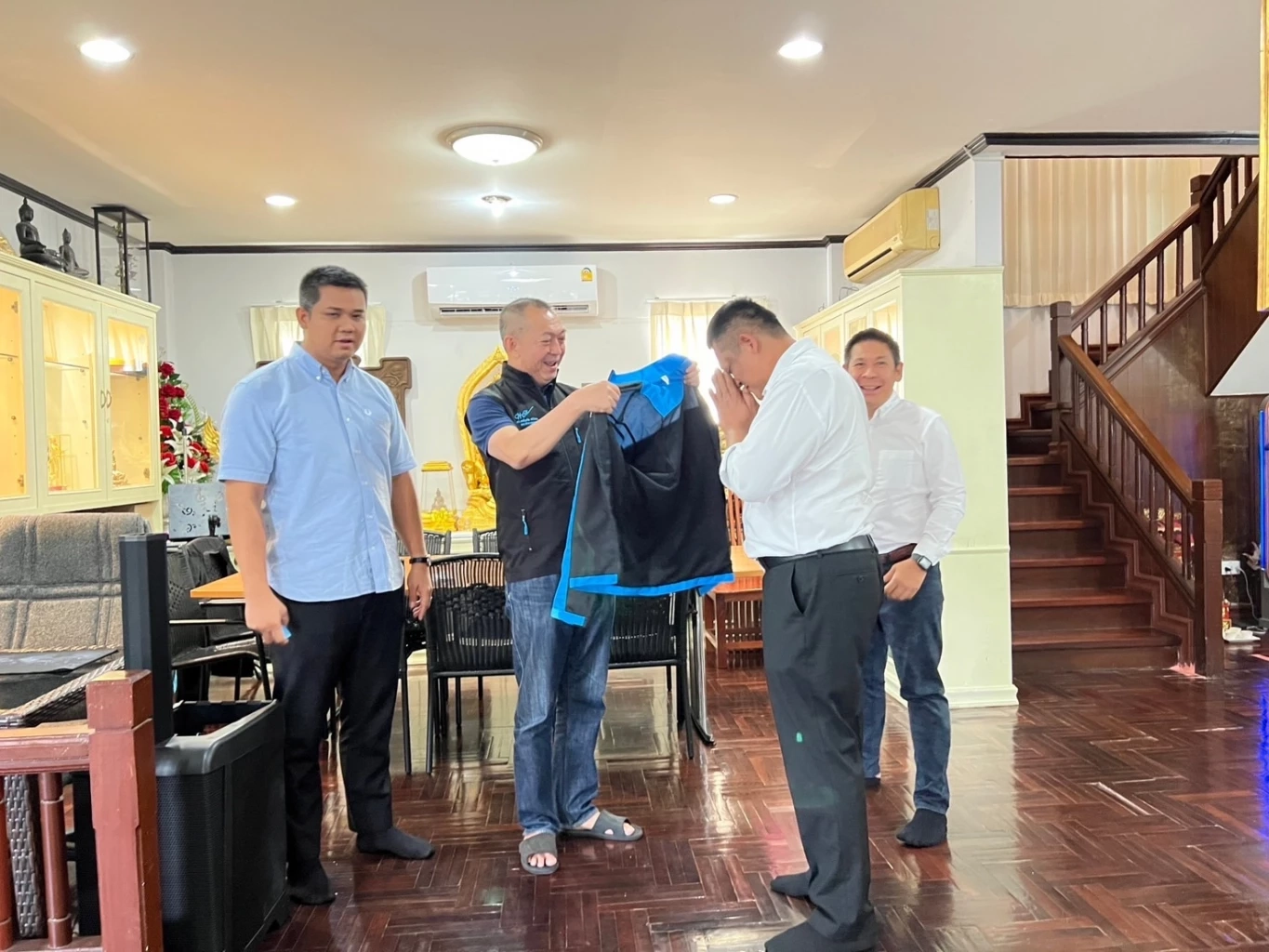 ปชป. เปิดตัว "ลูกหมี - ศิลป์ชัย" ลงชิง ส.ส.เมืองคอน แทนที่ "พิมพ์ภัทรา"