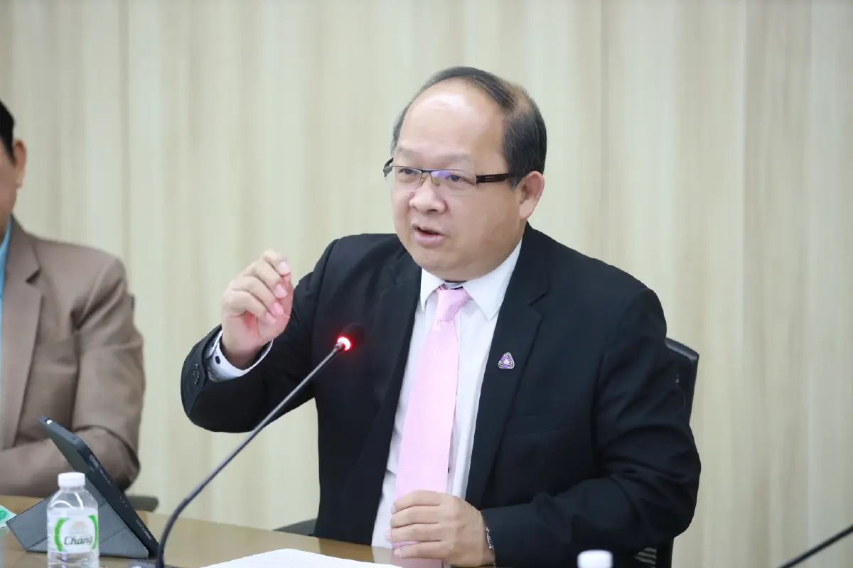 นายเกรียงไกร เธียรนุกุล ประธานสภาอุตสาหกรรมแห่งประเทศไทย (ส.อ.ท.)