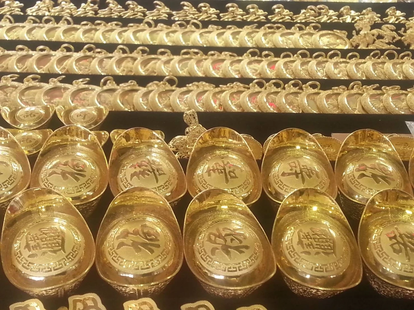 "ราคาทองคำ" ปรับขึ้น 150 บาท ! รูปพรรณขายบาทละ 30,100 บาท