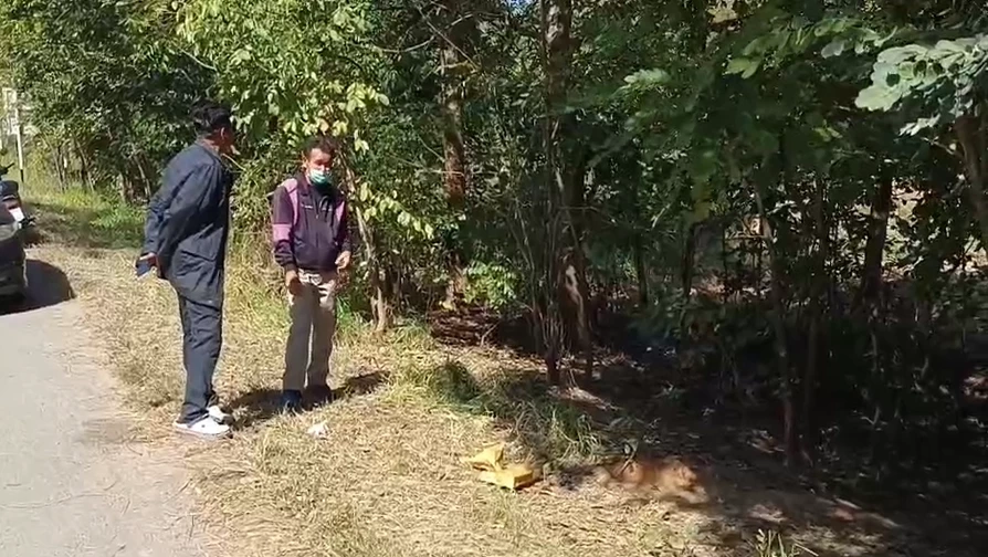 ผงะ! พบสาวสวยนิรนามถูกฆ่ารัดคอ ทิ้งร่างหมกป่าริมทางข้างป้อมตำรวจ