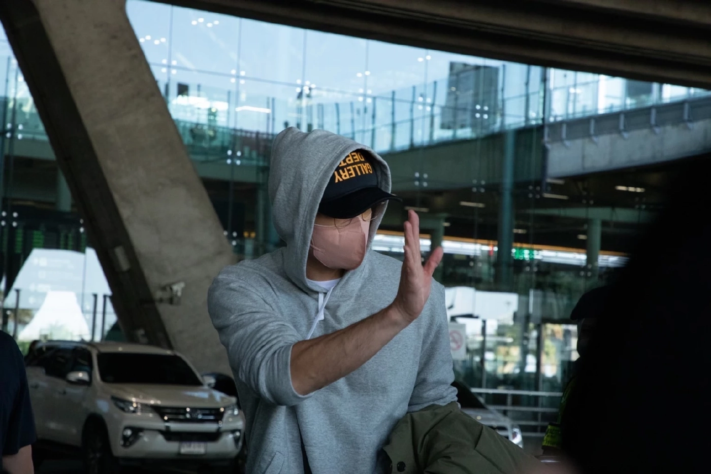 พ่อหนุ่มซุปตาร์ "เรน" ถึงไทยแล้วเตรียมขึ้นเวที เคานต์ดาวน์ เซ็นทรัลเวิลด์