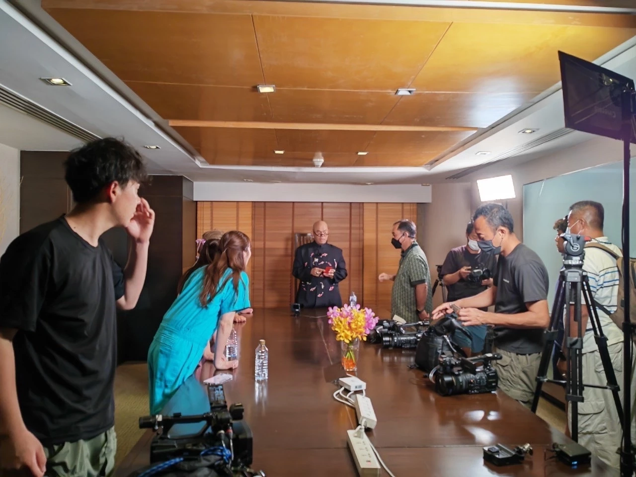 อาจารย์เป็นหนึ่ง วงษ์ภูดร