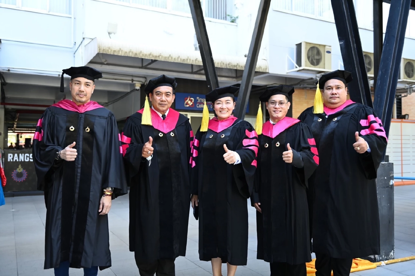 "มัลลิกา" ส.ส.ประชาธิปัตย์ สำเร็จการศึกษาคว้าปริญญาเอก ปรัชญาดุษฎีบัณฑิต