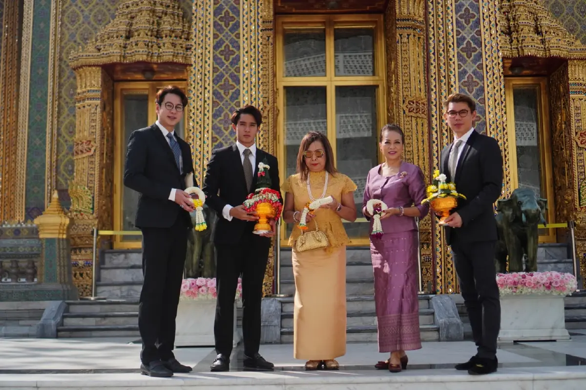 วสวัดดิ์ วัฒนาศิริสมบัติ  นายแพทยปรัชญ์ พึ่งเจษฎา,  นิปุณ แก้วเรือน,  อวิกา แจ้งเจนกิจ, ภารณี จิตรกร, 