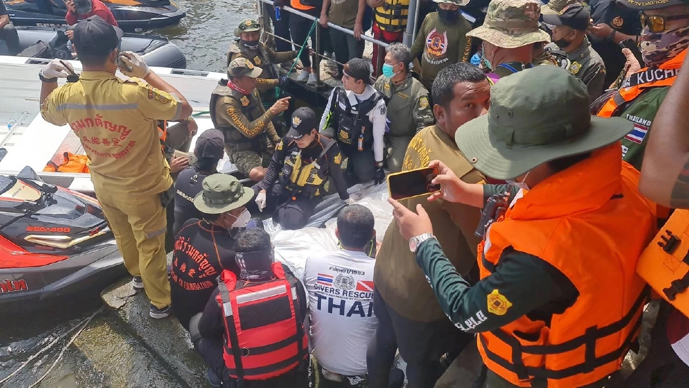 นำร่างแต่โมขึ้นฝั่ง