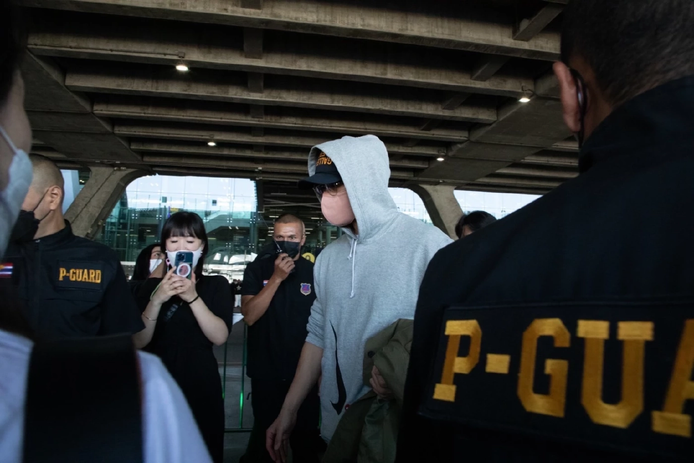 พ่อหนุ่มซุปตาร์ "เรน" ถึงไทยแล้วเตรียมขึ้นเวที เคานต์ดาวน์ เซ็นทรัลเวิลด์