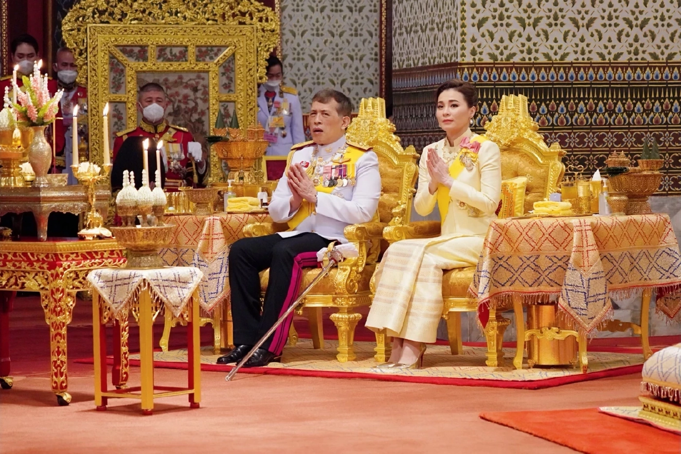 ในหลวง เสด็จฯ ไปในการพระราชพิธีทรงบำเพ็ญพระราชกุศลทักษิณานุปทาน วันคล้ายวันพระบรมราชสมภพ ร.๙