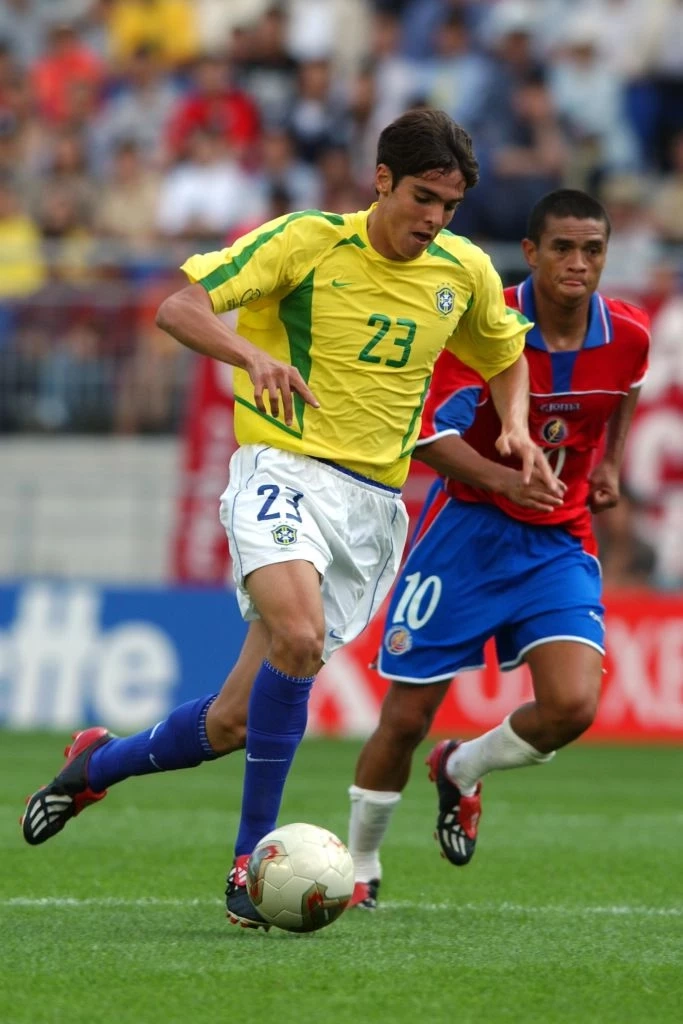 "เมสซี่" ลุ้นเป็นนักเตะรายที่ 9 กวาดครบ 3 รางวัลใหญ่วงการลูกหนังโลก