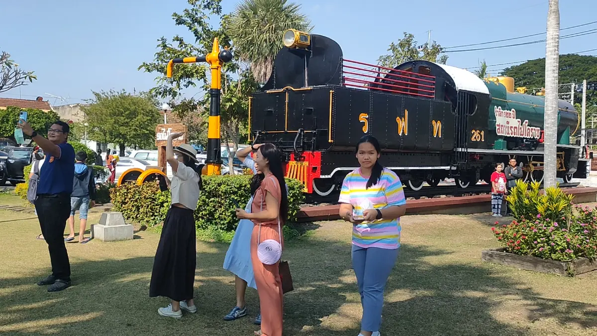 ขบวนรถไฟสถานีโคราชแน่น ปชช.แห่กลับภูมิลำเนา ฉลองปีใหม่ 2566