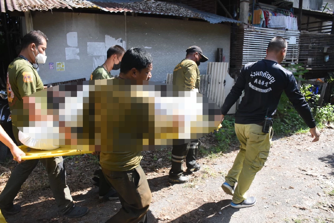 พบศพชายปริศนา โผล่ลอยบึงข้างเรือนจำคลองเปรม ไร้เบาะแสตัวตน - ปมก่อเหตุ