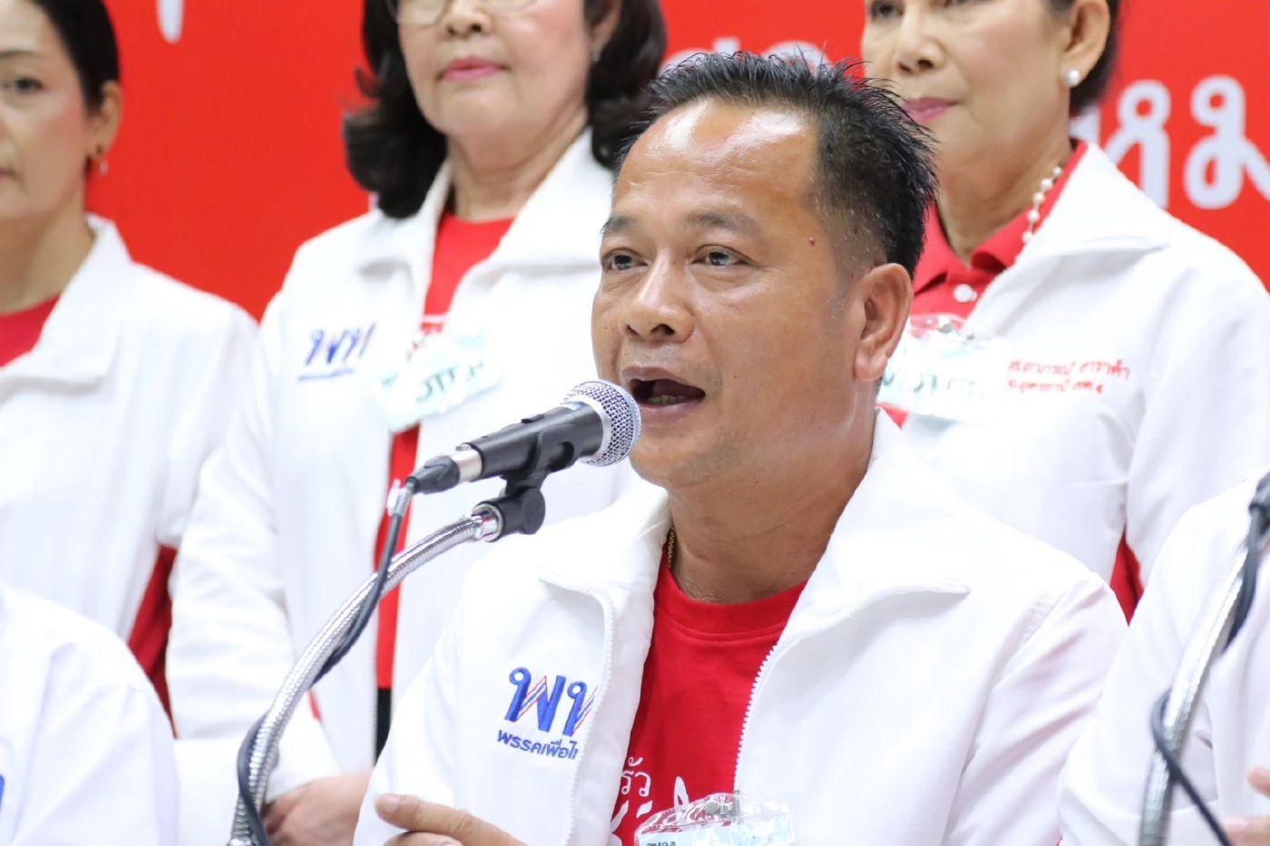 พท.ติดใจคำ "ไอ้โง่" เรียกร้อง"ศุภชัย โพธิ์สุ " ลาออกรองประธานสภาฯ รับผิดชอบ