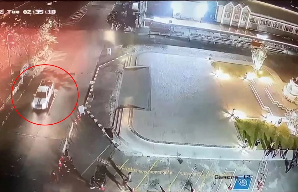 เปิดคลิปโจ๋กร่างปาบึ้มขู่อริหน้า รพ.ศูนย์อุดรธานี ด้าน ตร. ตามรวบยกแก๊ง