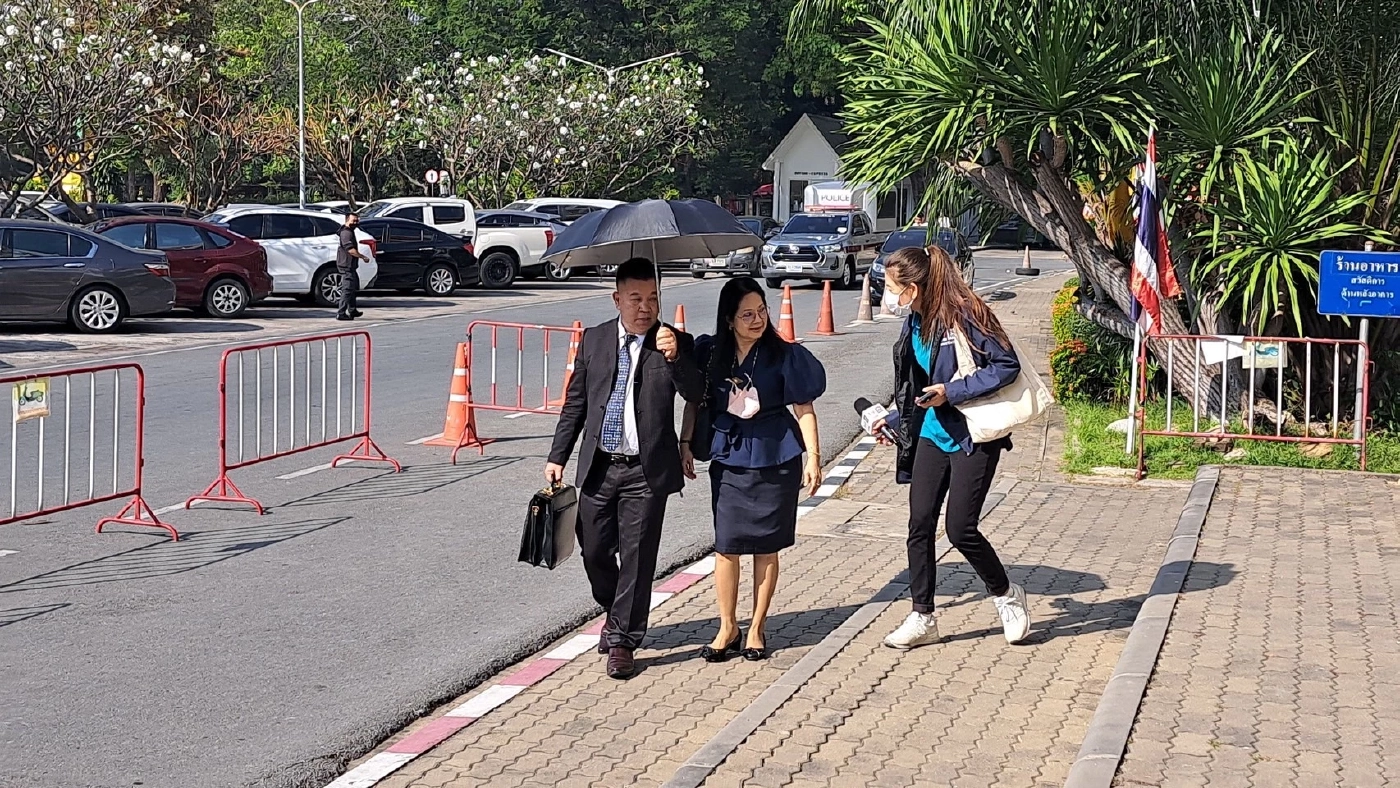 มาครบ! นัดตรวจหลักฐานคดี "แตงโม" ด้าน "คุณแม่" ยัน ไม่ติดใจ ปอ-โรเบิร์ต (คลิป)