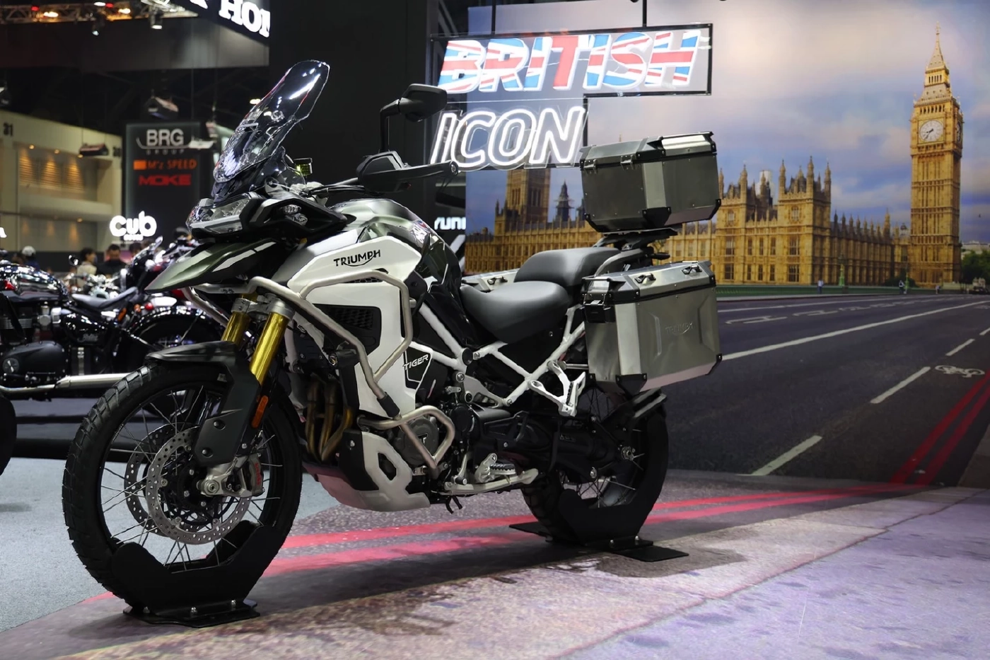 จัดเต็ม เสริมลุคไบค์เกอร์สไตล์ "ไทรอัมพ์" ในงาน MOTOR EXPO 2022