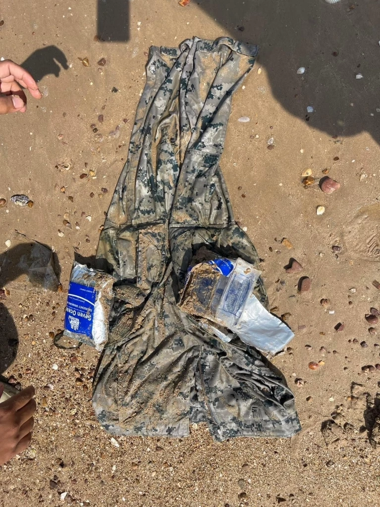 อุปกรณ์กองทัพเรือที่พบในปฏิบัติการค้นหากำลังพลวันที่ 12