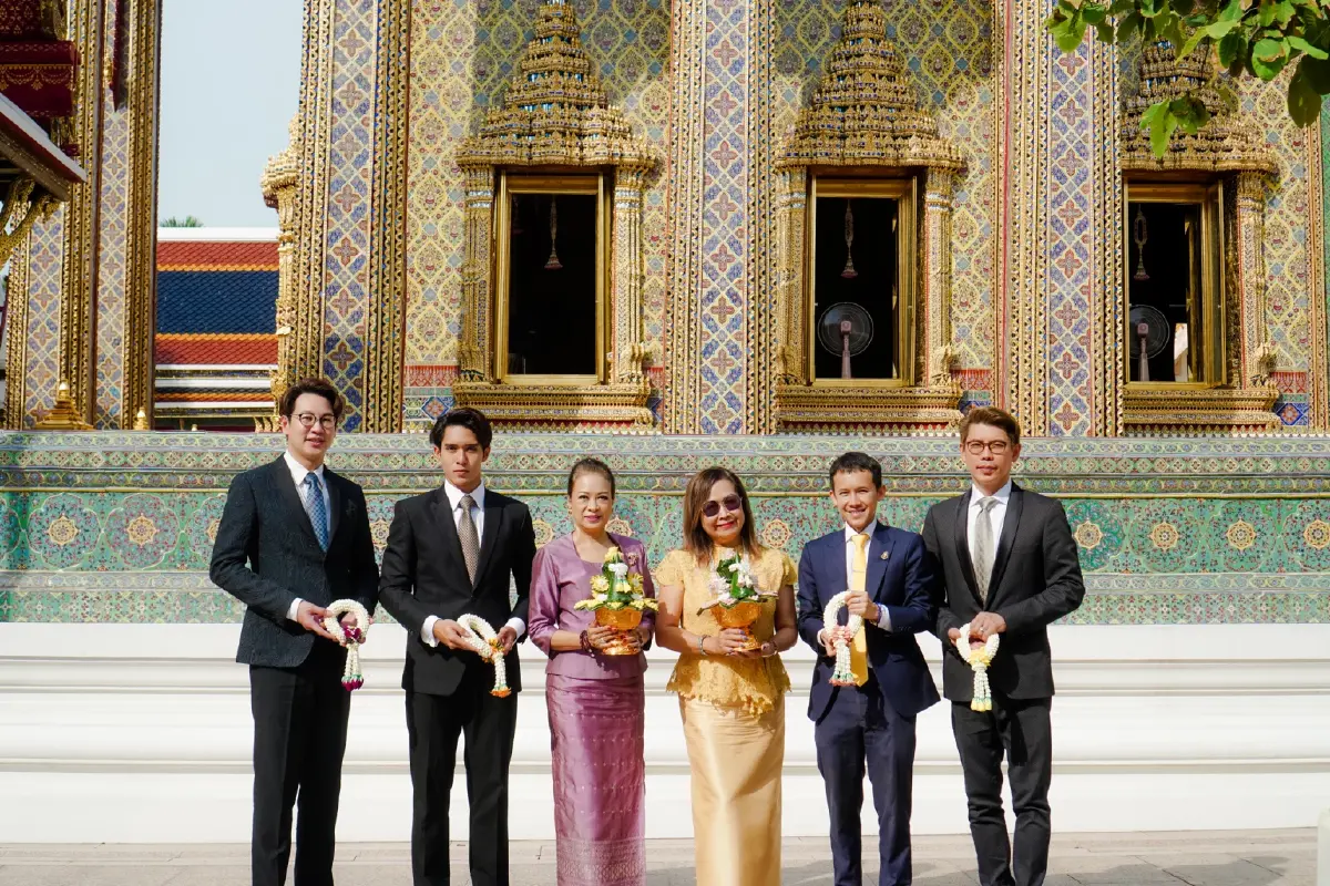 เหล่าเซเลบริตี้  เข้าเฝ้ากราบสักการะ ขอประทานพรปีใหม่ จากสมเด็จพระสังฆราชฯ