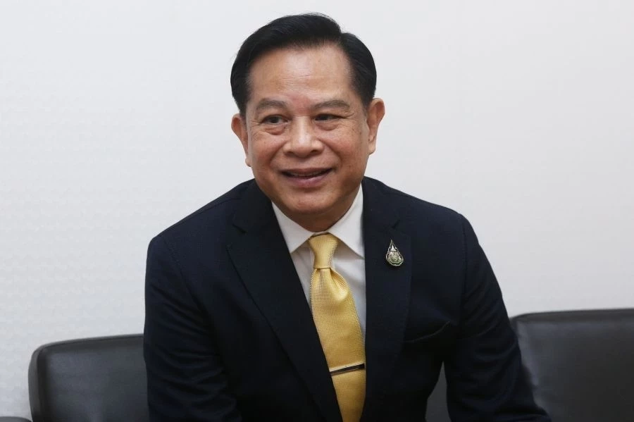 นายพีระพันธุ์ สาลีรัฐวิภาค 