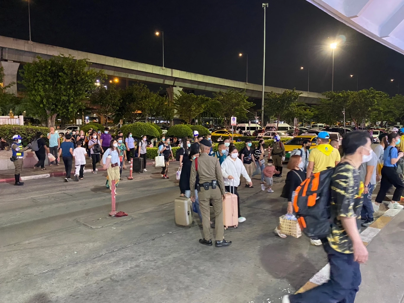 บขส. คาด วันนี้มีผู้โดยสารใช้บริการสูงสุด 6 หมื่นคน