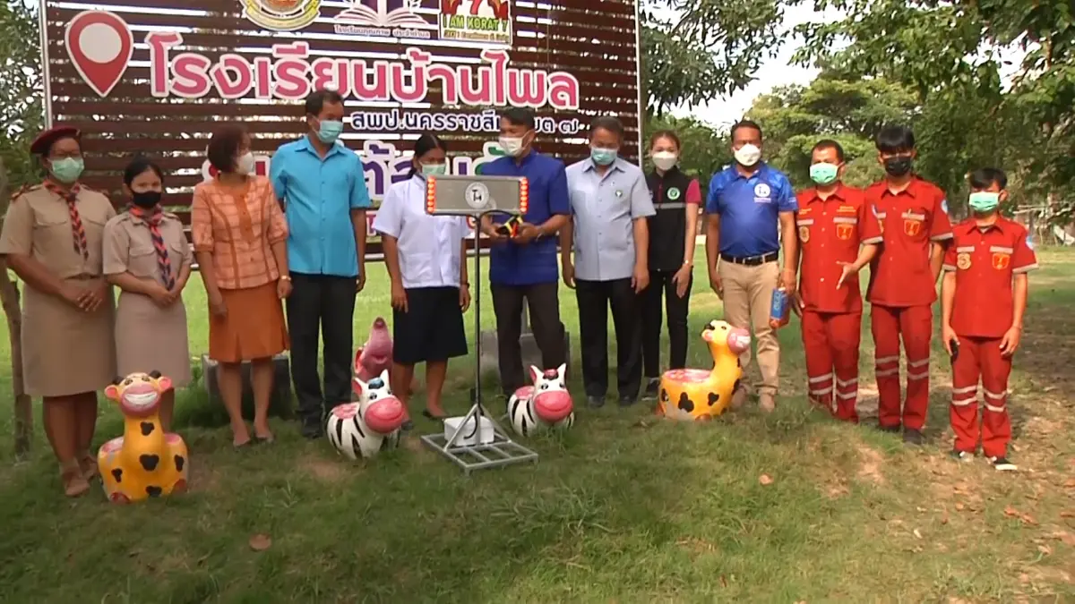 ข้ามถนนปลอดภัย ประดิษฐ์ไฟกระพริบหน้าโรงรียน
