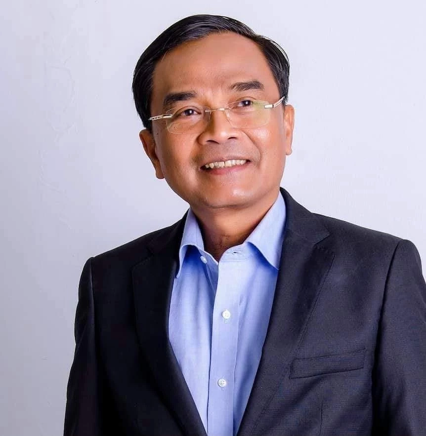 นายนิพิฏฐ์ อินทรสมบัติ รองหัวหน้าพรรคสร้างอนาคตไทย 