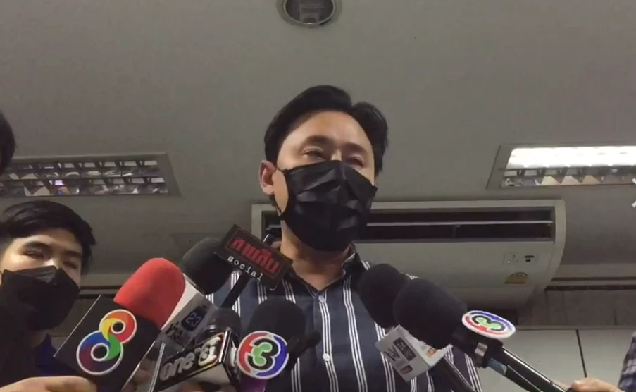 “ทนายตั้ม” ษิทรา เบี้ยบังเกิด เลขาธิการมูลนิธิทีมงานทนายประชาชนฯ