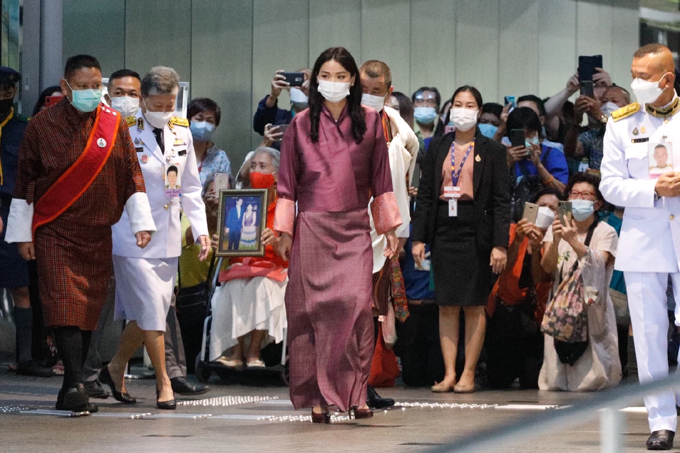 สมเด็จพระราชินีแห่งภูฏาน เสด็จฯ รพ.จุฬาฯ ลงพระนามเยี่ยม เจ้าฟ้าพัชรกิติยาภาฯ