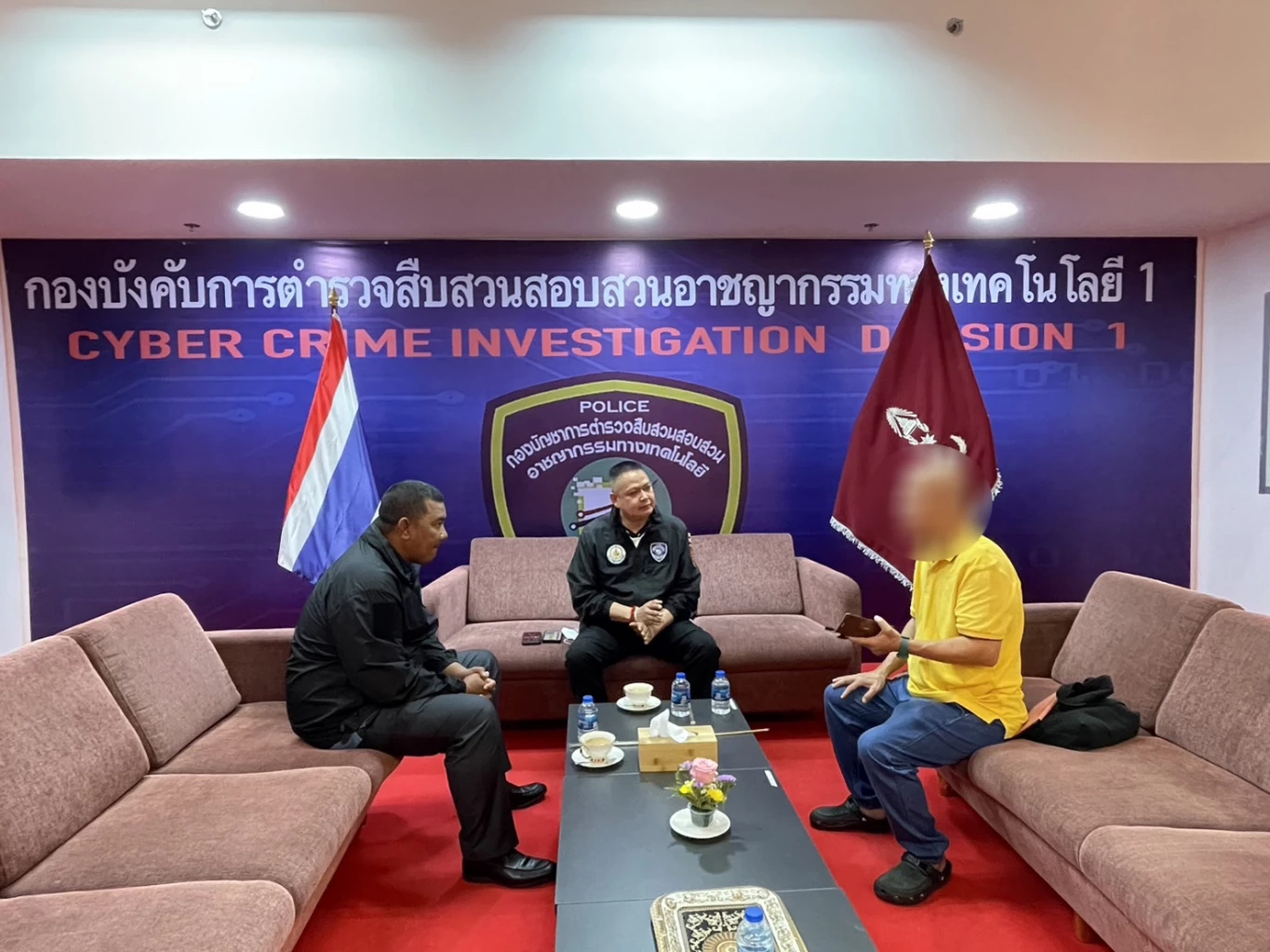 รองศาสตราจารย์ สุวินัย ภรณวลัย