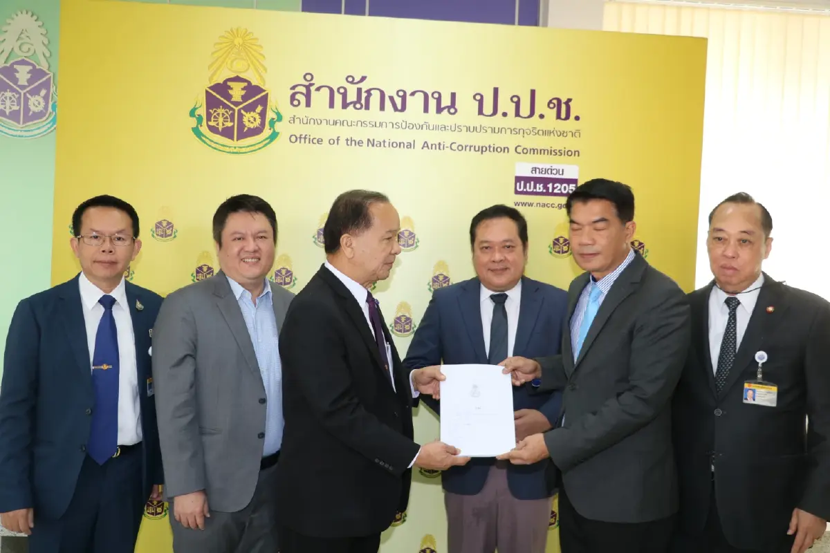ร้อง ป.ป.ช. เอาผิด "บิ๊กตู่-ศักดิ์สยาม" ฮั้วประมูล โครงการรถไฟฟ้าสายสีส้ม