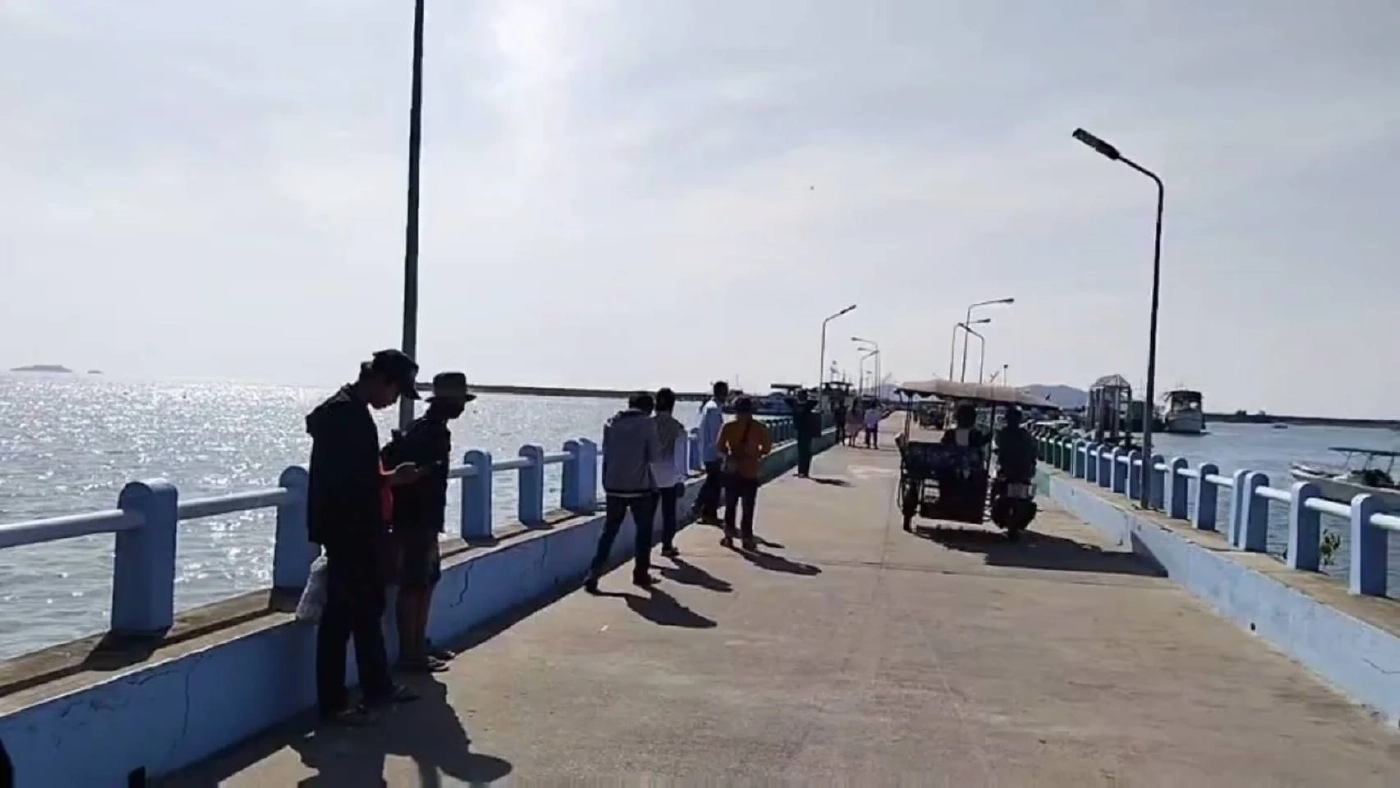 "เกาะเสม็ด" สุดคึกคัก นทท. แห่เที่ยววันปีใหม่ ผู้ประกอบการชื่นมื่น