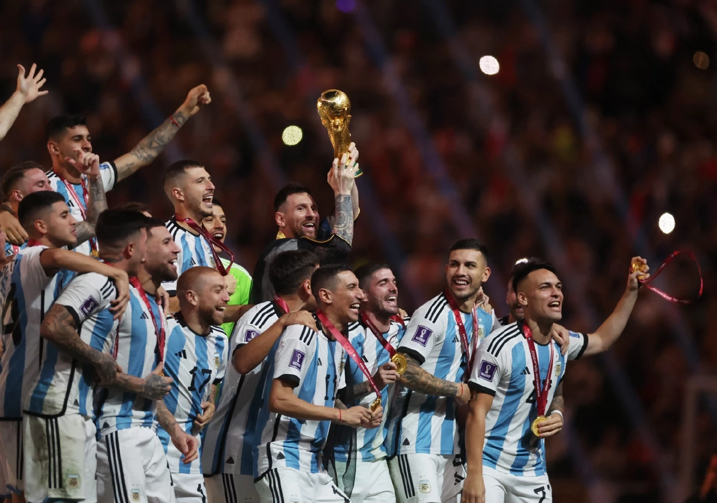 "อาร์เจนตินา" ดวลจุดโทษดับฝรั่งเศส ผงาดแชมป์ "ฟุตบอลโลก 2022"