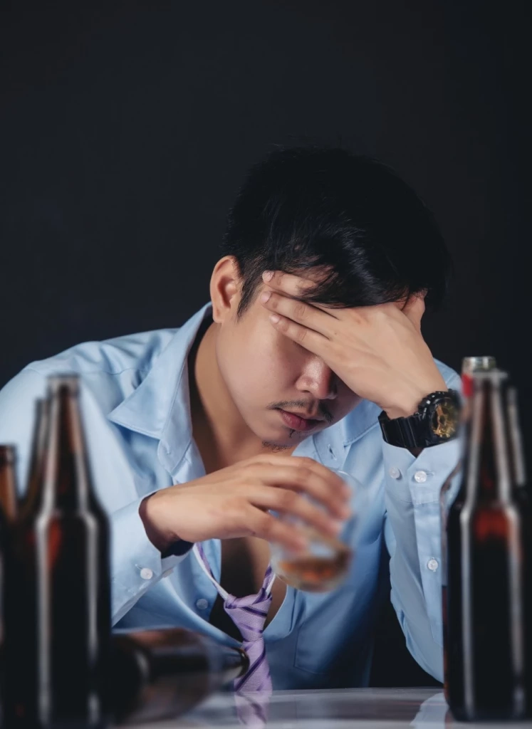 Alcoholism ขุดรากฝังลึกพิษสุราเรื้อรัง