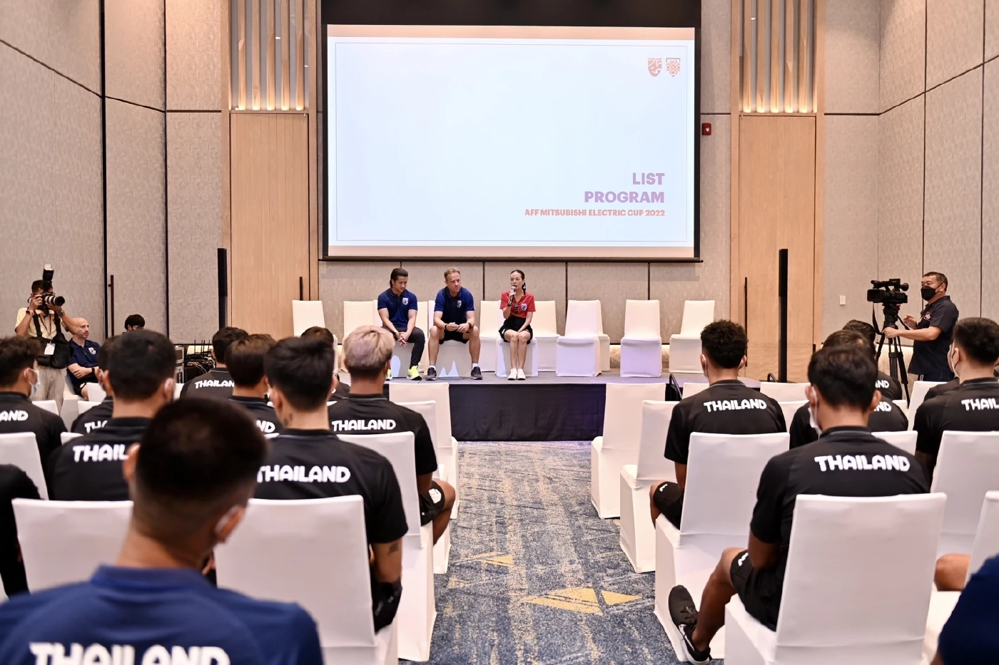 ช้างศึกชุดใหญ่เตรียมป้องกันแชมป์อาเซียน มาดามแป้งตั้ง "ธีราทร" กัปตันทีม