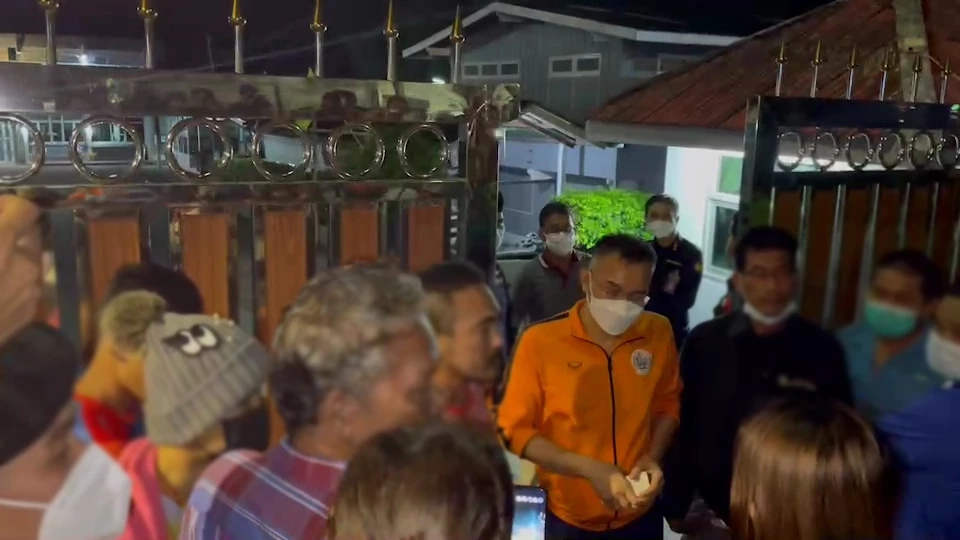 ผู้ปกครอง ฮือปิดเรือนจำระนอง ค้านประกันมือยิงรร. 18 นัด หวั่นก่อเหตุซ้ำ