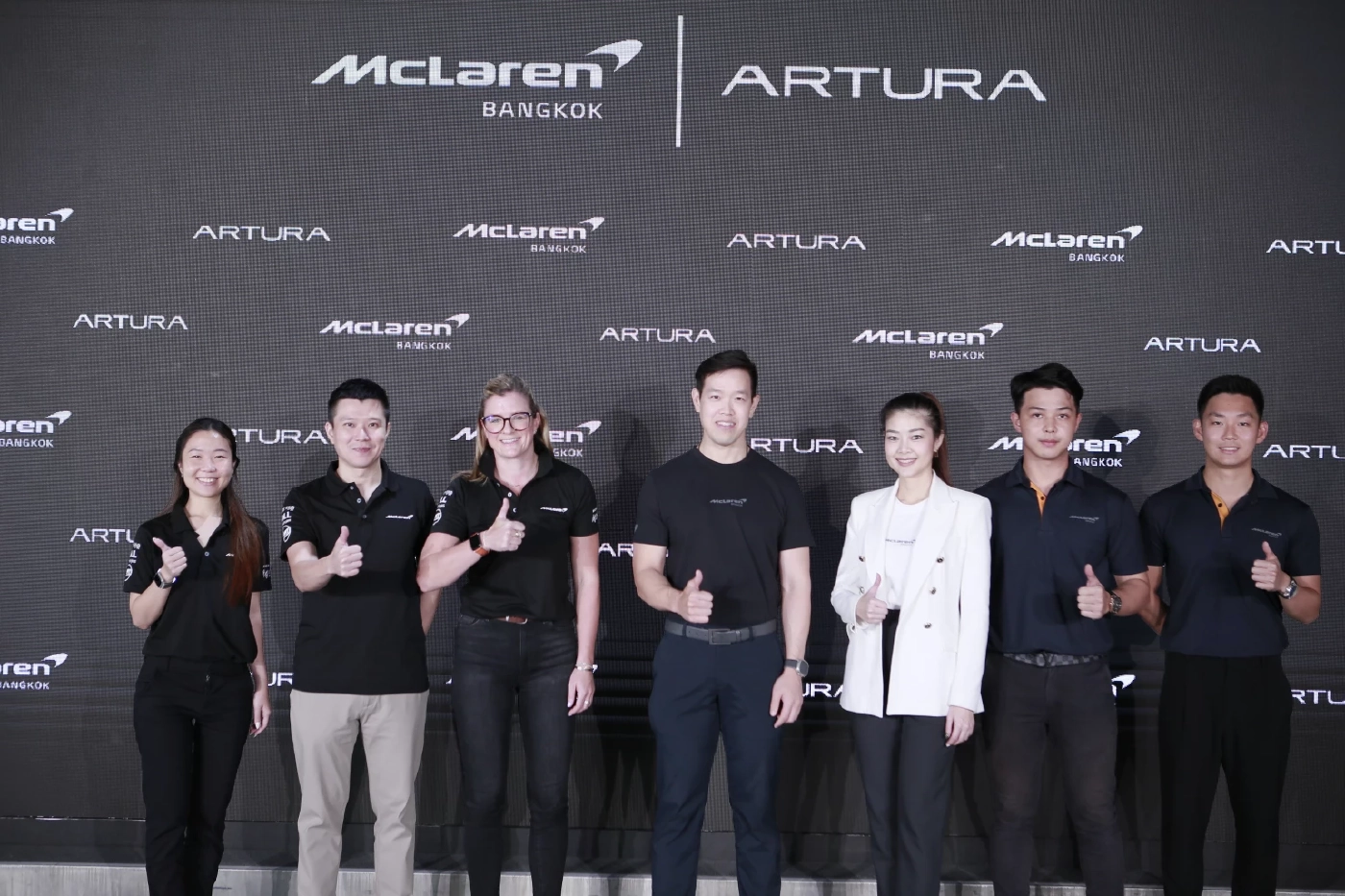 สัมผัสสมรรถนะแบบเอ็กซ์คลูซีฟ  McLaren Artura Plug-In Hybrid