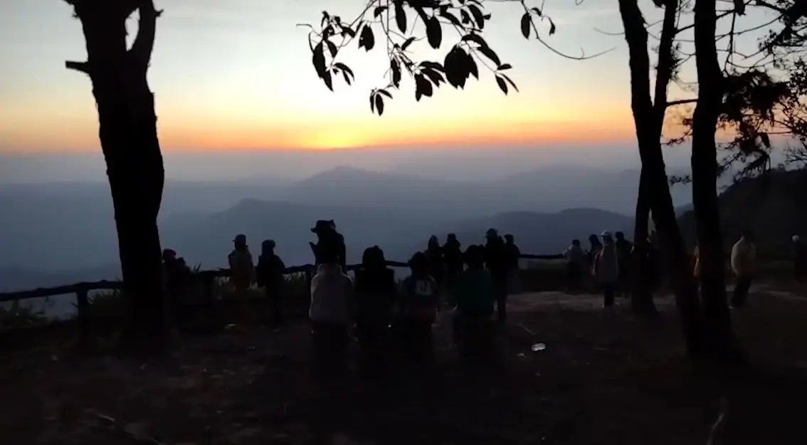 "เลย" อุณหภูมิต่ำสุดในรอบปี หนาวสะท้านยอดภูเรือ 5 องศา ส่วนยอดภูกระดึง 7 องศา