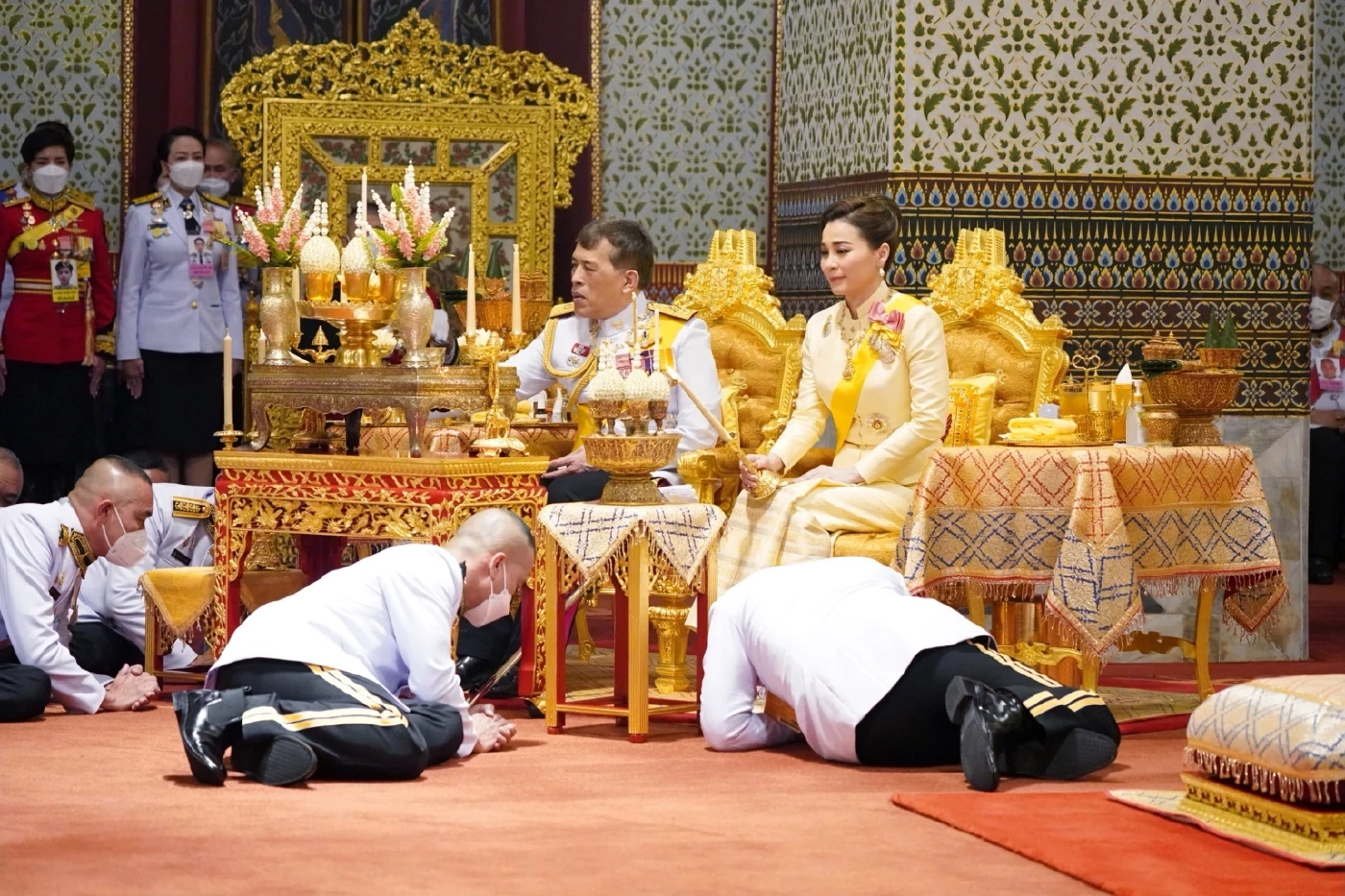 ในหลวง เสด็จฯ ไปในการพระราชพิธีทรงบำเพ็ญพระราชกุศลทักษิณานุปทาน วันคล้ายวันพระบรมราชสมภพ ร.๙