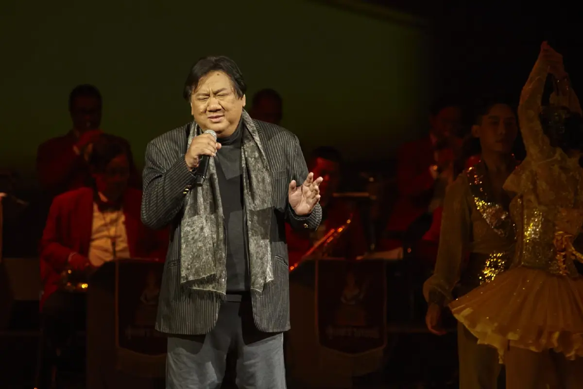คอนเสิร์ตการกุศล พราวนภาสุนทราภรณ์