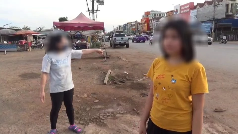 ผวาทั้งตลาด! แก๊งเงินกู้บุกตบลูกจ้างร้านขายผัก แม่ค้าเชื่อทำร้ายผิดตัว