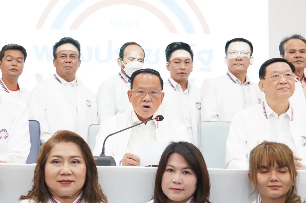 "นายสันติ พร้อมพัฒน์" เลขาธิการพรรคพลังประชารัฐ (พปชร. ) แถลงเปิดตัวว่าที่ผู้สมัครส.ส.พรรคพปชร.